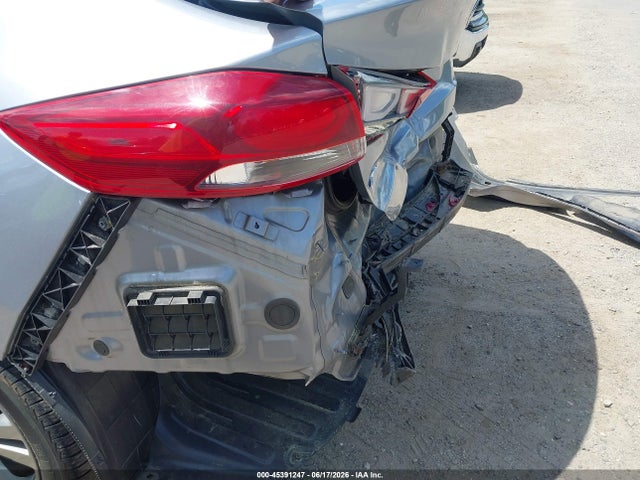 5NPD84LF5HH106833 Hyundai ELANTRA SE