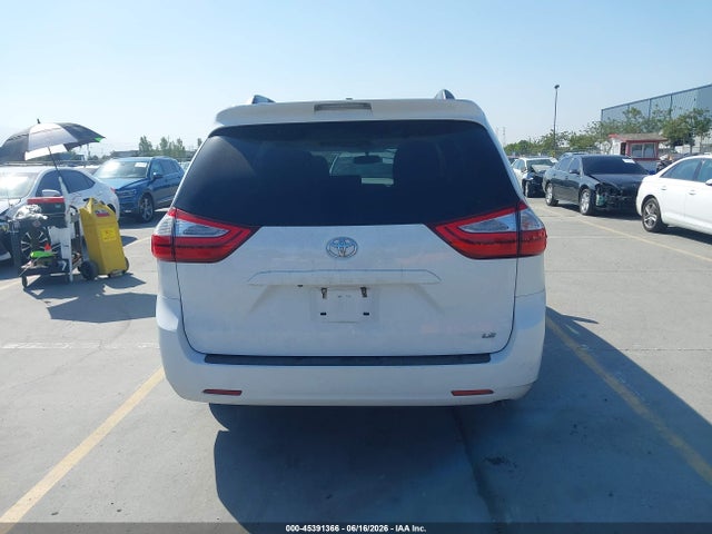 5TDKZ3DC9HS768735 Toyota Sienna Le 8 Passenger