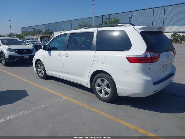 5TDKZ3DC9HS768735 Toyota Sienna Le 8 Passenger