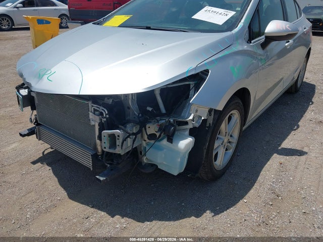Chevrolet Cruze Lt Auto 2018 1G1BE5SM7J7233379 Image 19