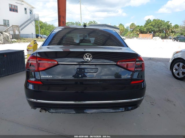 Aukcja sprzedaży 2017 Volkswagen Passat 1.8t R-line, vin: 1VWDT7A37HC038701, numer aukcji: 45391488