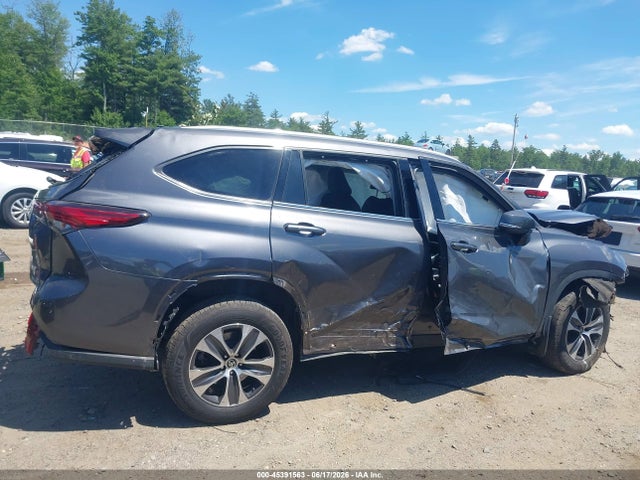 5TDGZRBH5NS565988 Toyota Highlander Xle