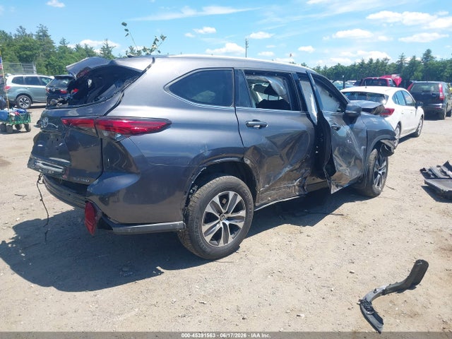 5TDGZRBH5NS565988 Toyota Highlander Xle