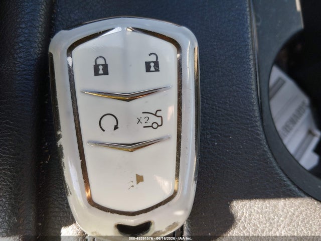 45391576 :رقم المزاد ، 1GYKNBRS2HZ102377 vin ، 2017 Cadillac Xt5 Luxury مزاد بيع