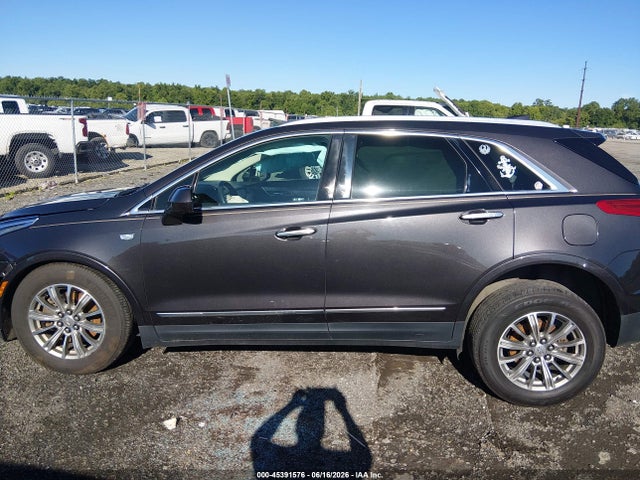 45391576 :رقم المزاد ، 1GYKNBRS2HZ102377 vin ، 2017 Cadillac Xt5 Luxury مزاد بيع