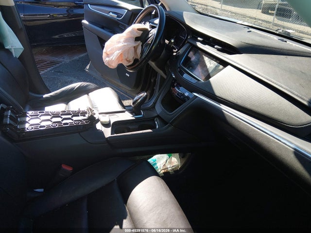 45391576 :رقم المزاد ، 1GYKNBRS2HZ102377 vin ، 2017 Cadillac Xt5 Luxury مزاد بيع