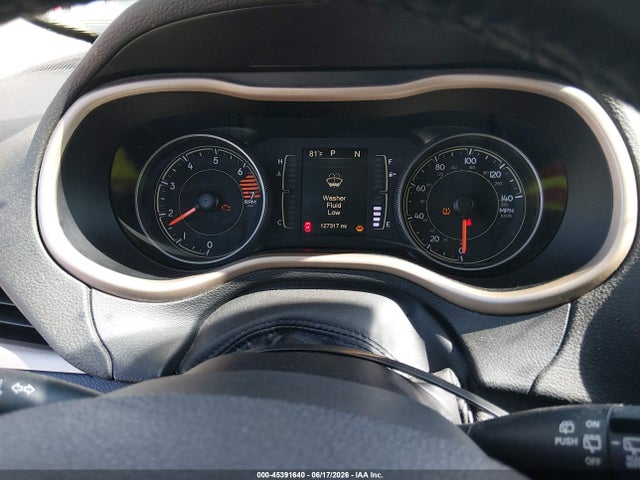 2018 Jeep Cherokee Latitude Fwd მანქანა იყიდება აუქციონზე, vin: 1C4PJLCB9JD615831, აუქციონის ნომერი: 45391640