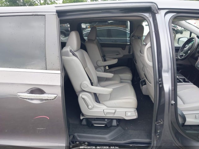 5FNRL6H85JB010019 Honda Odyssey Touring