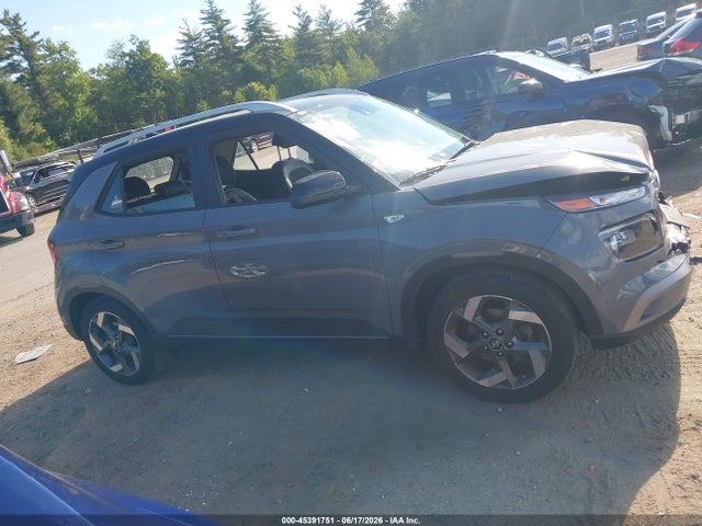 KMHRC8A32NU166005 Hyundai Venue Limited