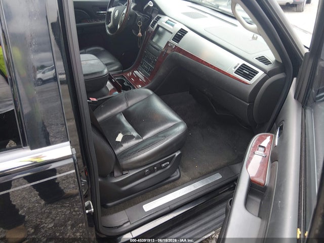 2007 Cadillac Escalade მანქანა იყიდება აუქციონზე, vin: 1GYFK63857R346375, აუქციონის ნომერი: 45391913