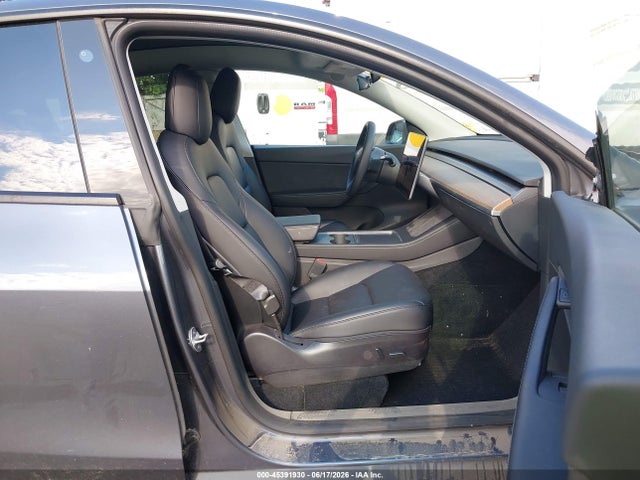 45391930 :رقم المزاد ، 7SAYGDEE5NF398442 vin ، 2022 Tesla Model Y Long Range Dual Motor All-wheel Drive مزاد بيع