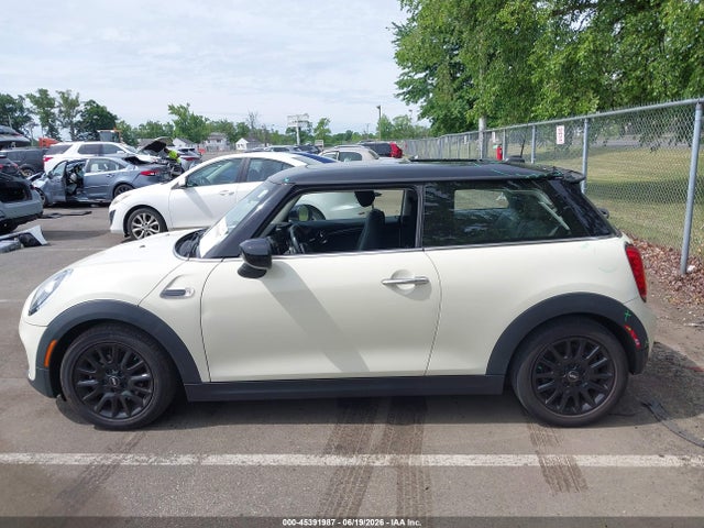 45391987 :رقم المزاد ، WMWXR3C0XM2N27553 vin ، 2021 Mini Hardtop Cooper مزاد بيع
