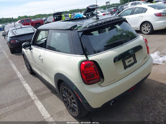 45391987 :رقم المزاد ، WMWXR3C0XM2N27553 vin ، 2021 Mini Hardtop Cooper مزاد بيع