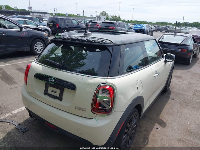 45391987 :رقم المزاد ، WMWXR3C0XM2N27553 vin ، 2021 Mini Hardtop Cooper مزاد بيع