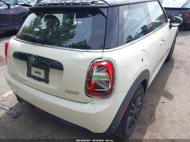 45391987 :رقم المزاد ، WMWXR3C0XM2N27553 vin ، 2021 Mini Hardtop Cooper مزاد بيع