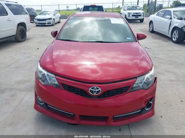 4T1BF1FK1EU748581 Toyota CAMRY SE
