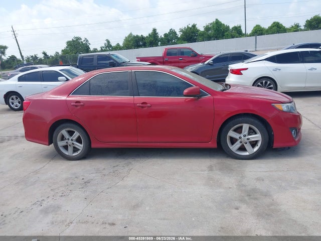 4T1BF1FK1EU748581 Toyota CAMRY SE