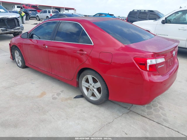 4T1BF1FK1EU748581 Toyota CAMRY SE