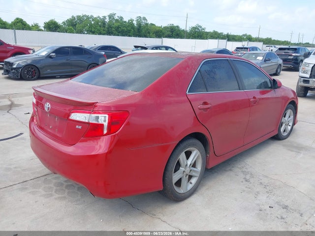 4T1BF1FK1EU748581 Toyota CAMRY SE