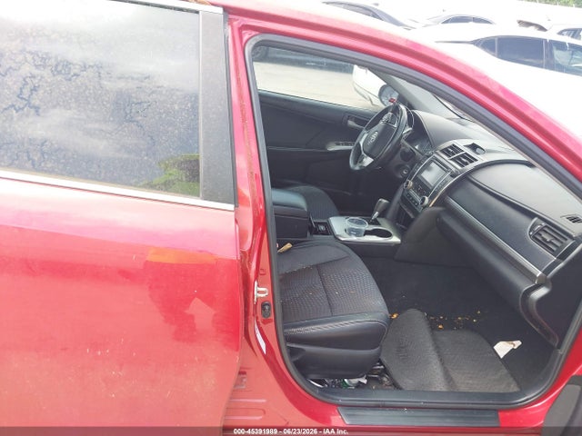 4T1BF1FK1EU748581 Toyota CAMRY SE