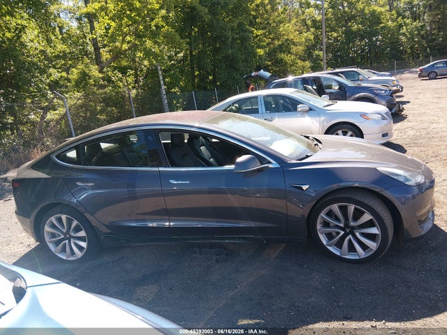 Tesla Model 3 Long Range/mid Range 2018 5YJ3E1EA3JF023975 Image 13