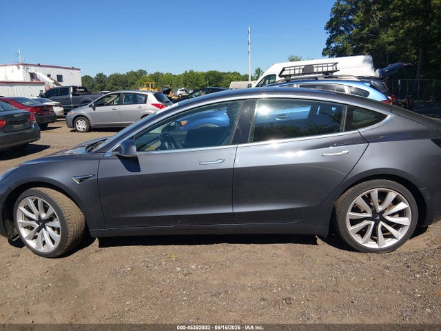 Tesla Model 3 Long Range/mid Range 2018 5YJ3E1EA3JF023975 Image 14