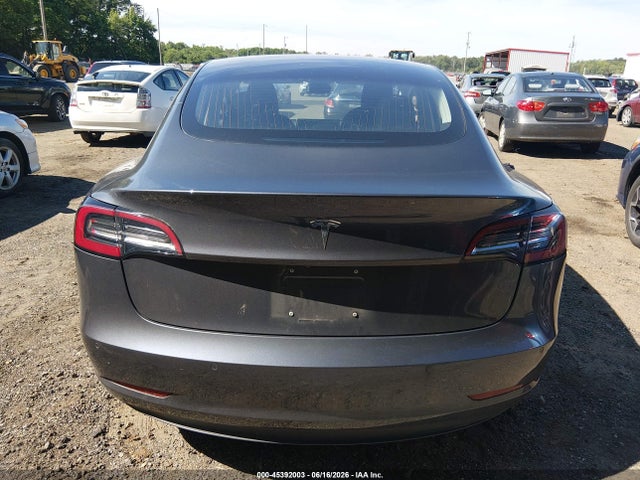 Tesla Model 3 Long Range/mid Range 2018 5YJ3E1EA3JF023975 Image 16