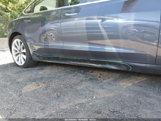 Tesla Model 3 Long Range/mid Range 2018 5YJ3E1EA3JF023975 Image 6
