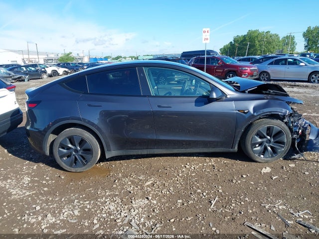 Продаж на аукціоні авто 2024 Tesla Model Y Long Range Dual Motor All-wheel Drive, vin: 7SAYGDEE3RF132973, номер лоту: 45392024