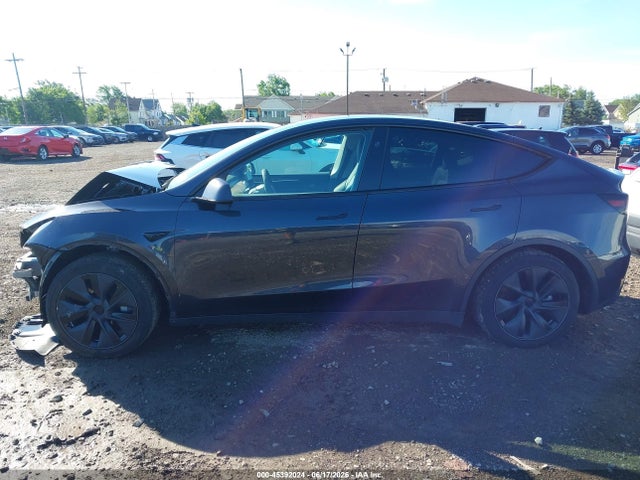 Продаж на аукціоні авто 2024 Tesla Model Y Long Range Dual Motor All-wheel Drive, vin: 7SAYGDEE3RF132973, номер лоту: 45392024