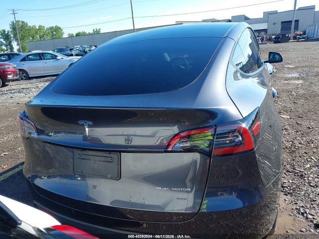 Продаж на аукціоні авто 2024 Tesla Model Y Long Range Dual Motor All-wheel Drive, vin: 7SAYGDEE3RF132973, номер лоту: 45392024