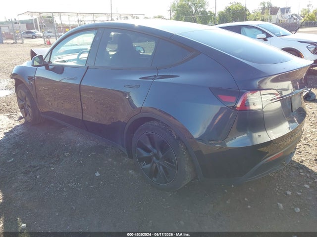Продаж на аукціоні авто 2024 Tesla Model Y Long Range Dual Motor All-wheel Drive, vin: 7SAYGDEE3RF132973, номер лоту: 45392024
