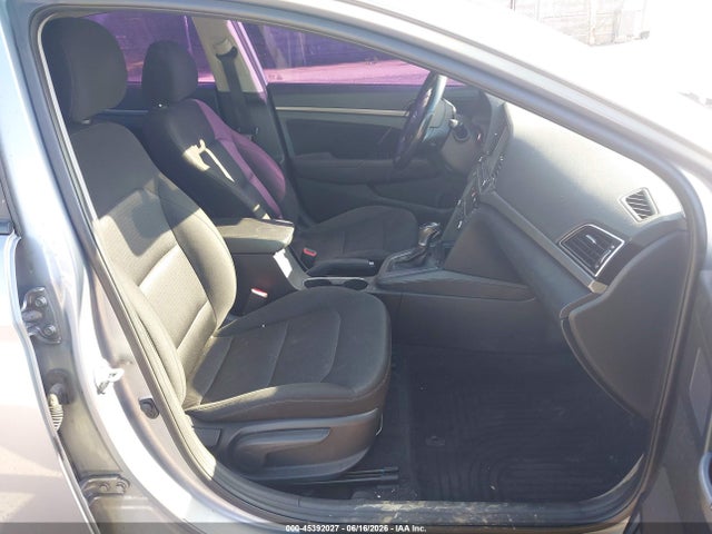 2017 Hyundai Elantra Value Edition მანქანა იყიდება აუქციონზე, vin: 5NPD84LF2HH170683, აუქციონის ნომერი: 45392027
