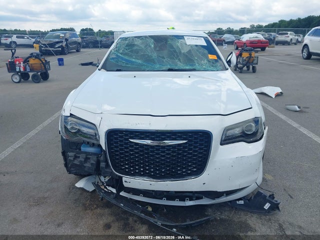 2016 Chrysler 300 მანქანა იყიდება აუქციონზე, vin: 2C3CCAGG7GH220842, აუქციონის ნომერი: 45392072
