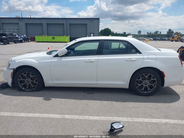 2016 Chrysler 300 მანქანა იყიდება აუქციონზე, vin: 2C3CCAGG7GH220842, აუქციონის ნომერი: 45392072