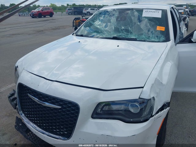 2016 Chrysler 300 მანქანა იყიდება აუქციონზე, vin: 2C3CCAGG7GH220842, აუქციონის ნომერი: 45392072