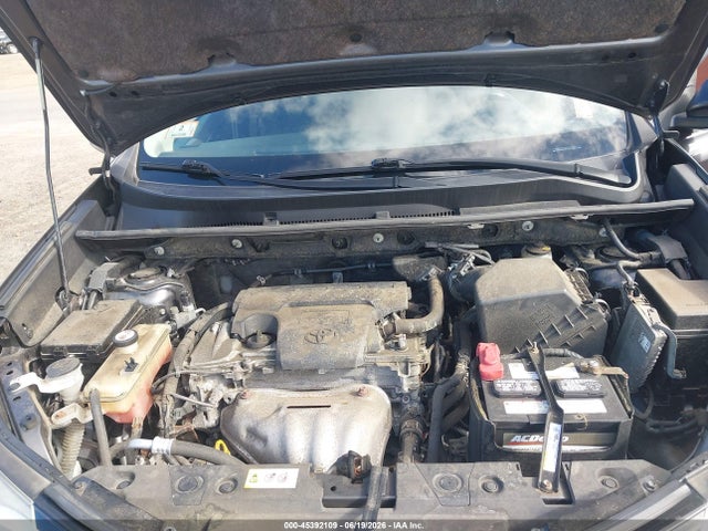 JTMBFREV0HJ169957 Toyota RAV4 LE