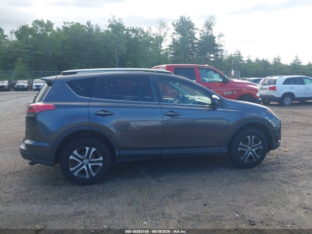 JTMBFREV0HJ169957 Toyota RAV4 LE