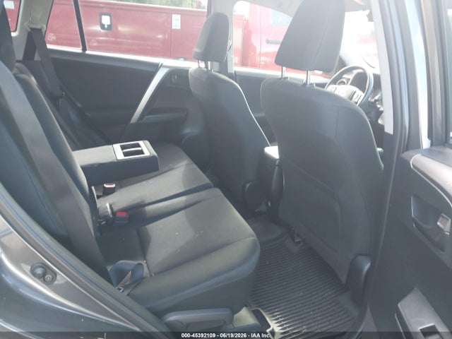JTMBFREV0HJ169957 Toyota RAV4 LE