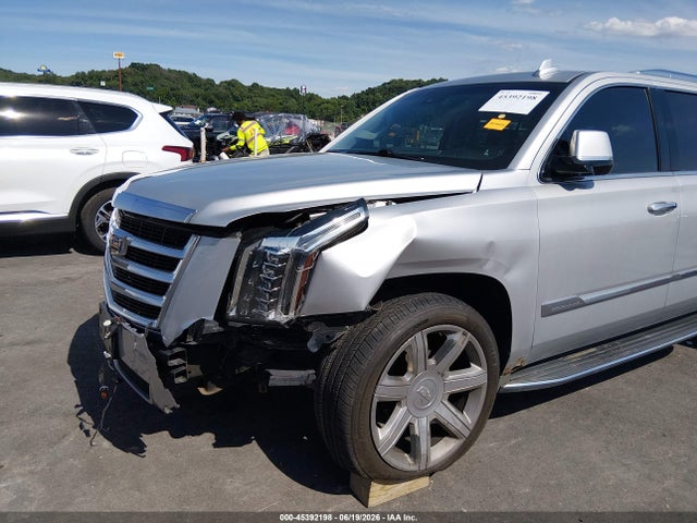 45392198 :رقم المزاد ، 1GYS4HKJ9GR285704 vin ، 2016 Cadillac Escalade Esv Luxury Collection مزاد بيع