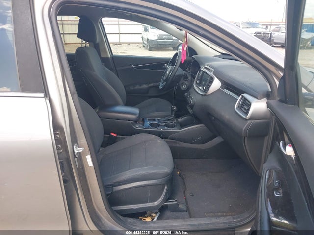 Продажа на аукционе авто 2017 Kia Sorento 2.4l Lx, vin: 5XYPG4A34HG256075, номер лота: 45392225
