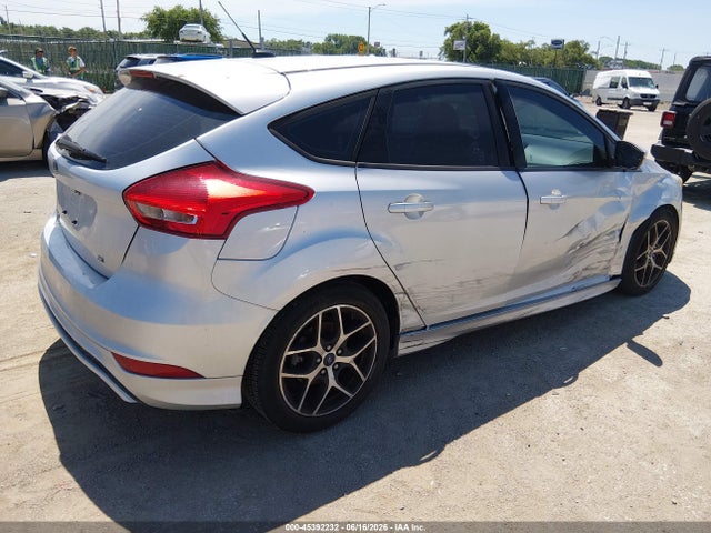 1FADP3K26FL358309 Ford FOCUS SE
