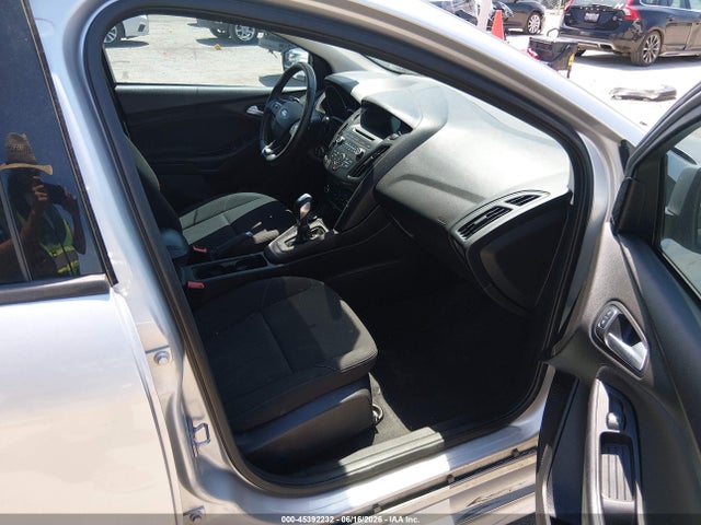 1FADP3K26FL358309 Ford FOCUS SE