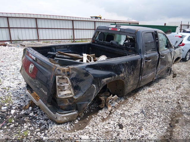 45392278 :رقم المزاد ، 1C6SRFBT2LN136735 vin ، 2020 Ram 1500 Big Horn  4x4 6'4 Box مزاد بيع