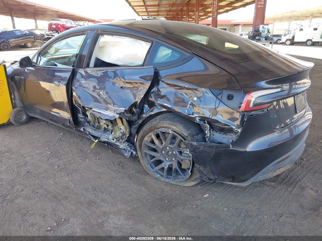 Tesla Model 3 Long Range Dual Motor All-wheel Drive 2024 5YJ3E1EB3RF744690 Image 3