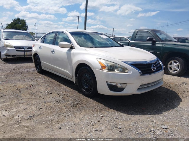 Nissan Altima 2.5 S 2015 1N4AL3AP0FC187472 main image