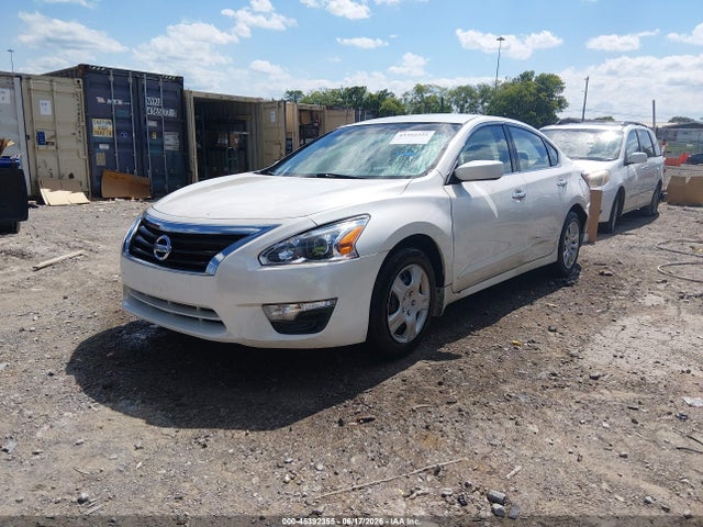 Nissan Altima 2.5 S 2015 1N4AL3AP0FC187472 Image 2