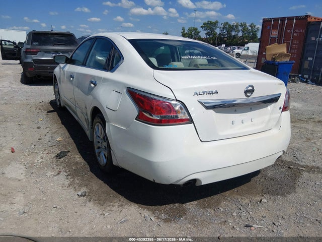 Nissan Altima 2.5 S 2015 1N4AL3AP0FC187472 Image 3