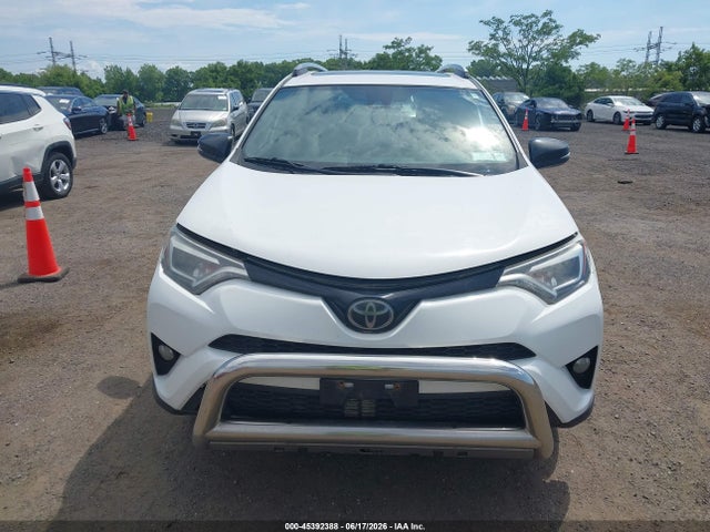 45392388 :رقم المزاد ، JTMJFREV5JJ719378 vin ، 2018 Toyota Rav4 Se مزاد بيع