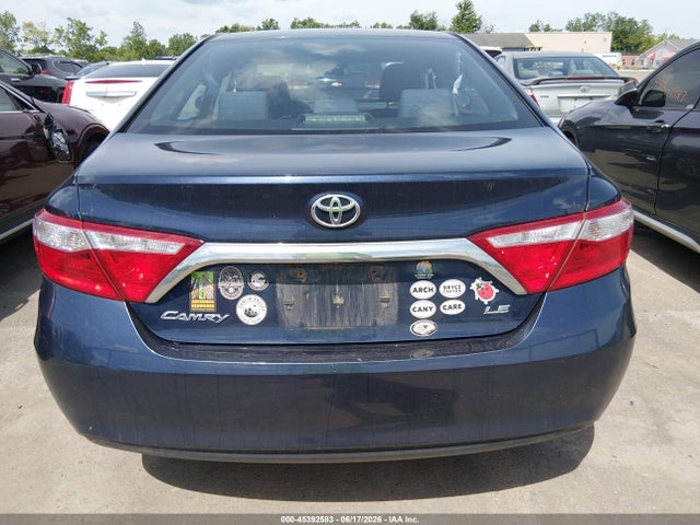45392583 :رقم المزاد ، 4T1BF1FK5HU779210 vin ، 2017 Toyota Camry Le مزاد بيع